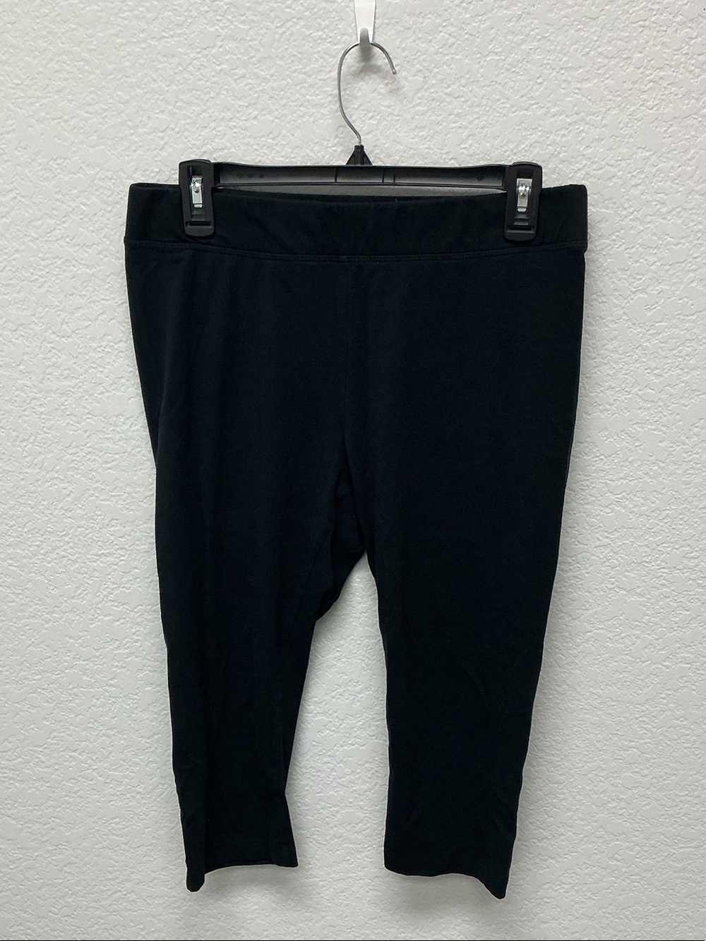Sonoma Black Capri Leggings - Stretch Waistband